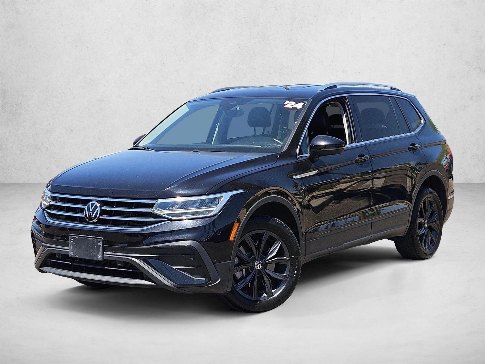 Thumbnail: 2024 Volkswagen Tiguan - 1