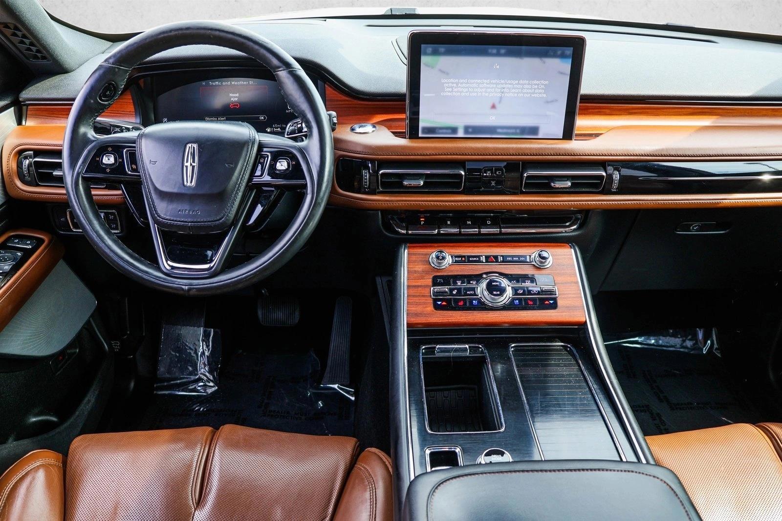 Thumbnail: 2020 Lincoln Aviator - 4