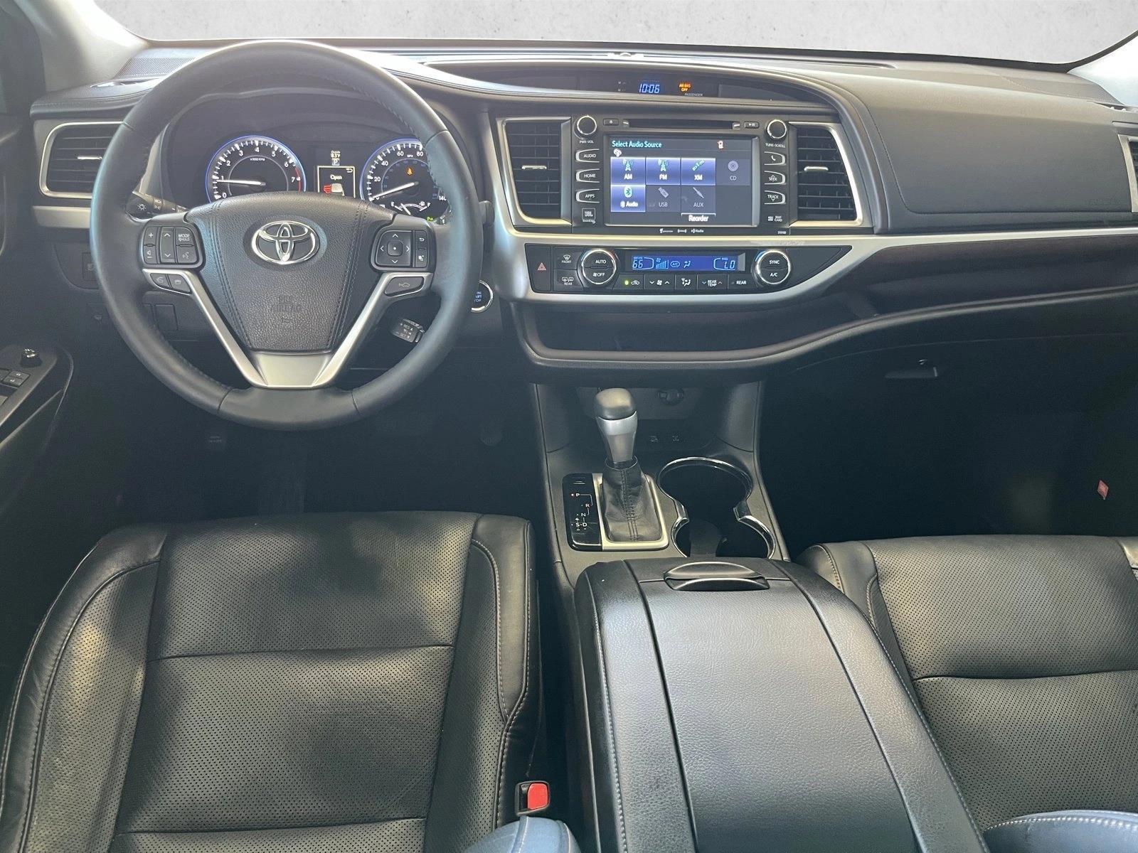 Thumbnail: 2016 Toyota Highlander - 3