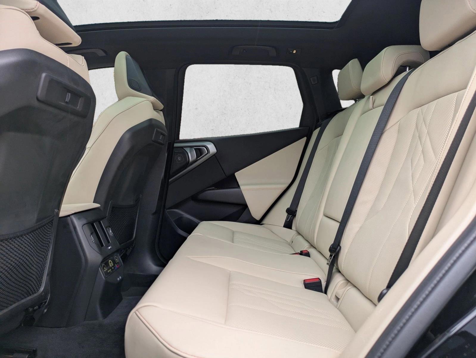 2026 BMW X3 30 - Photo 17
