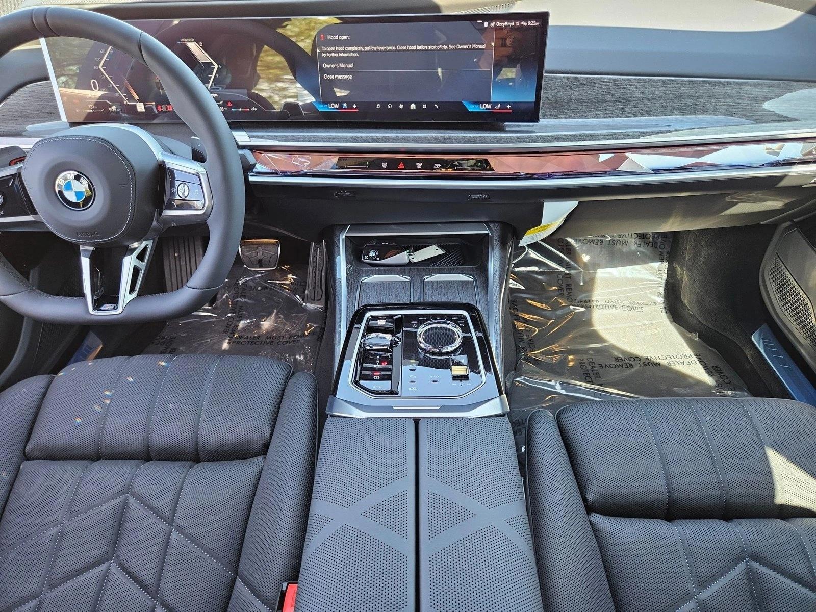 Thumbnail: 2025 BMW 7 Series - 3