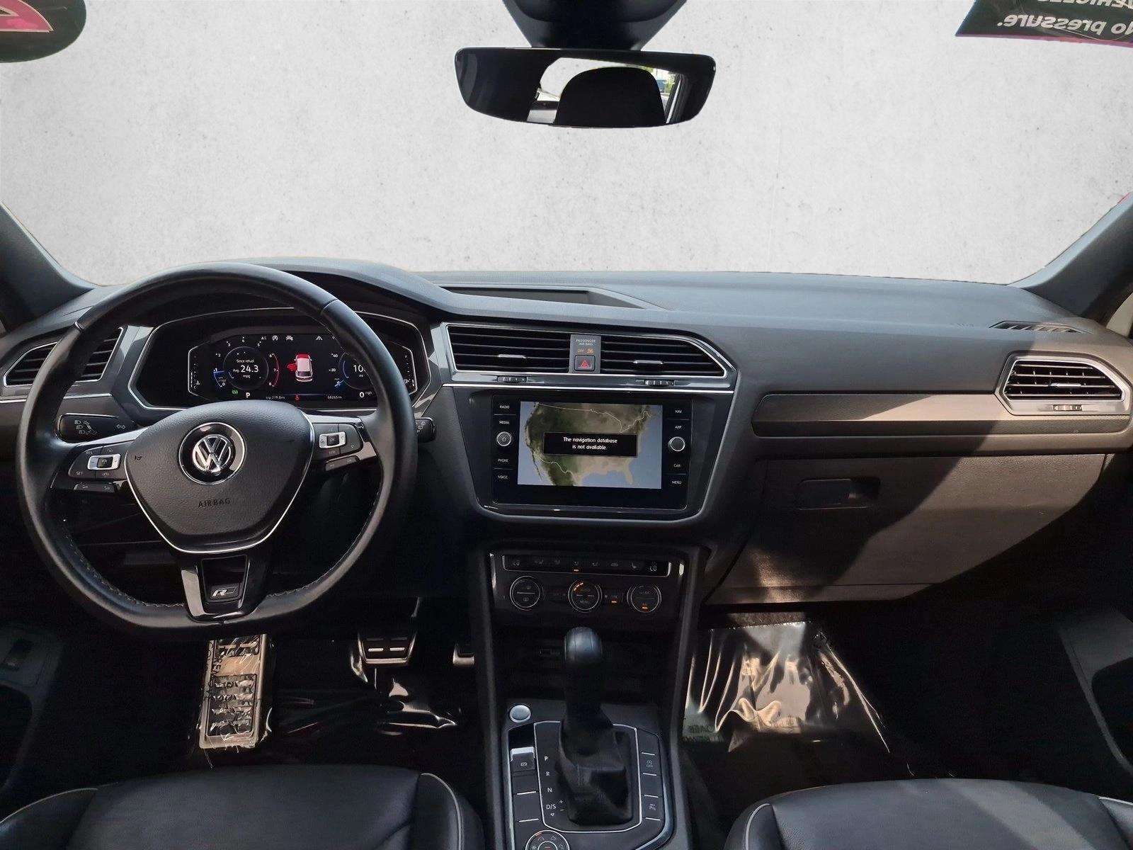 Thumbnail: 2020 Volkswagen Tiguan - 4