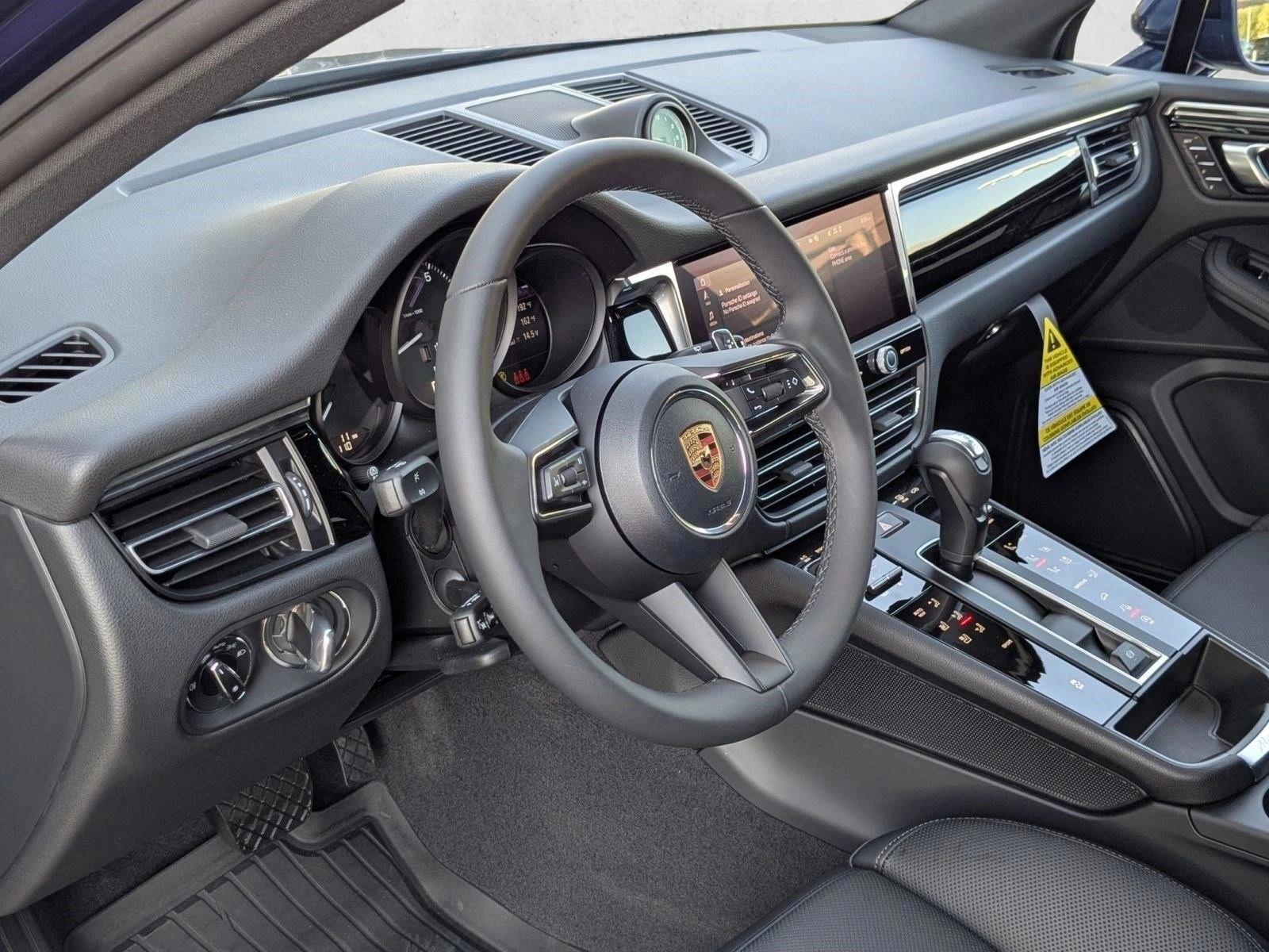 Thumbnail: 2026 Porsche Macan - 3
