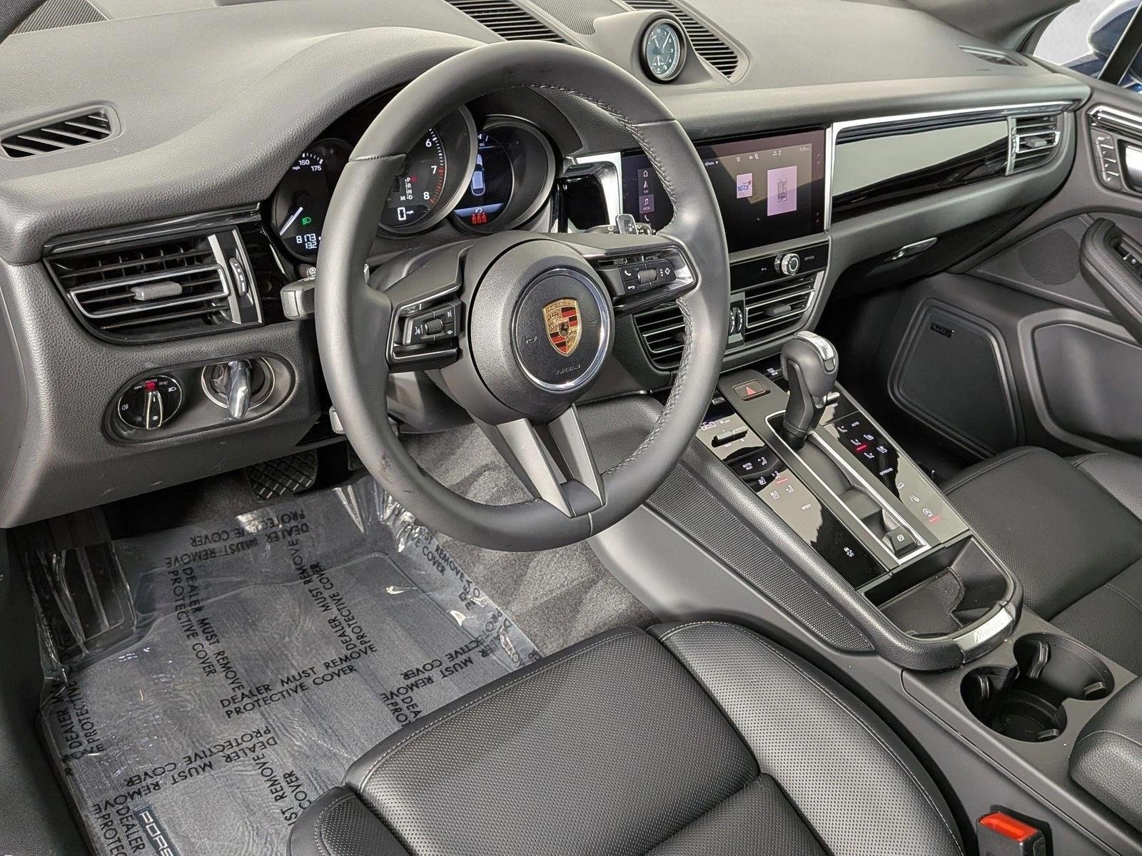 Thumbnail: 2025 Porsche Macan - 3