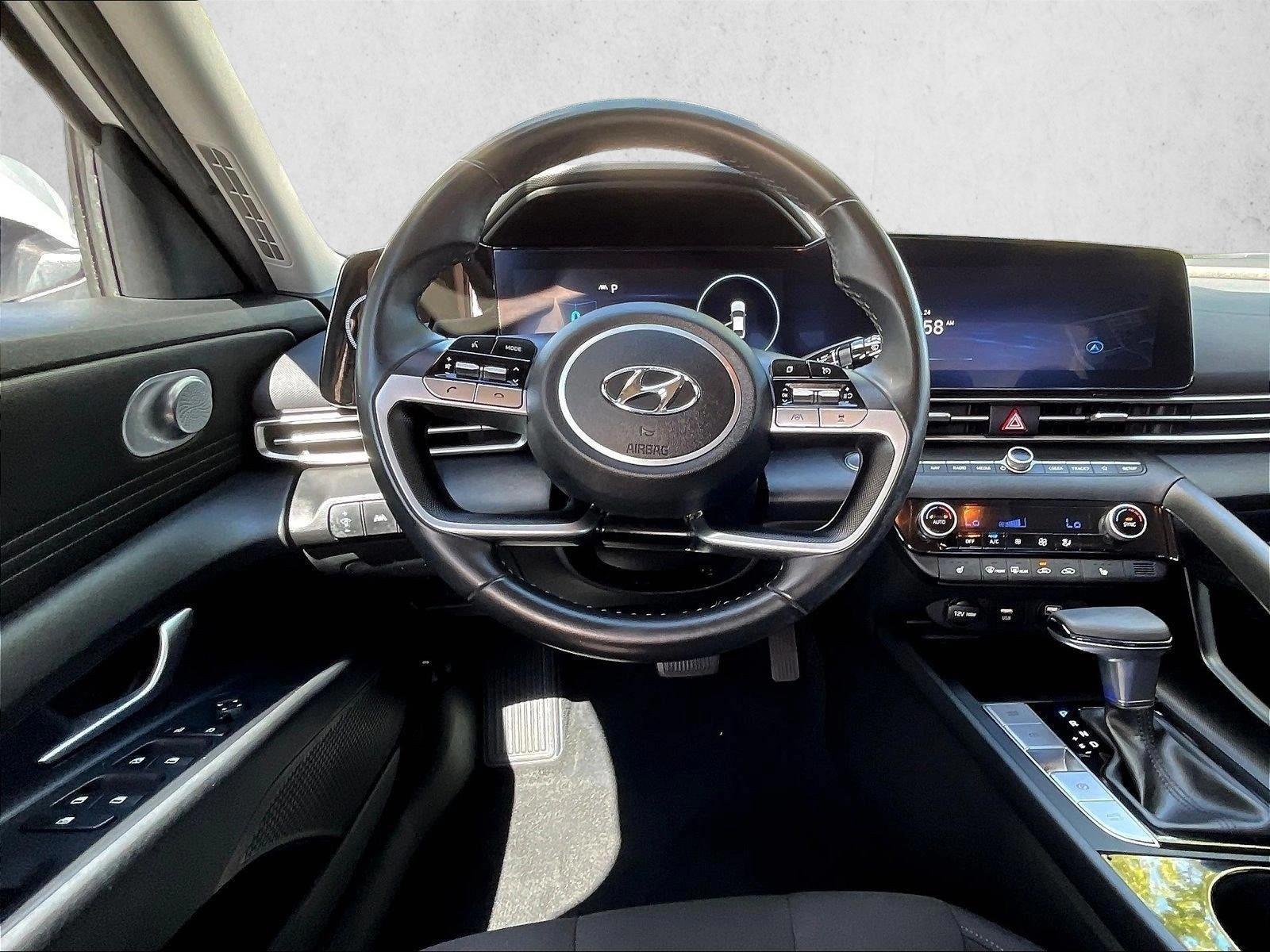 Thumbnail: 2023 Hyundai Elantra - 3