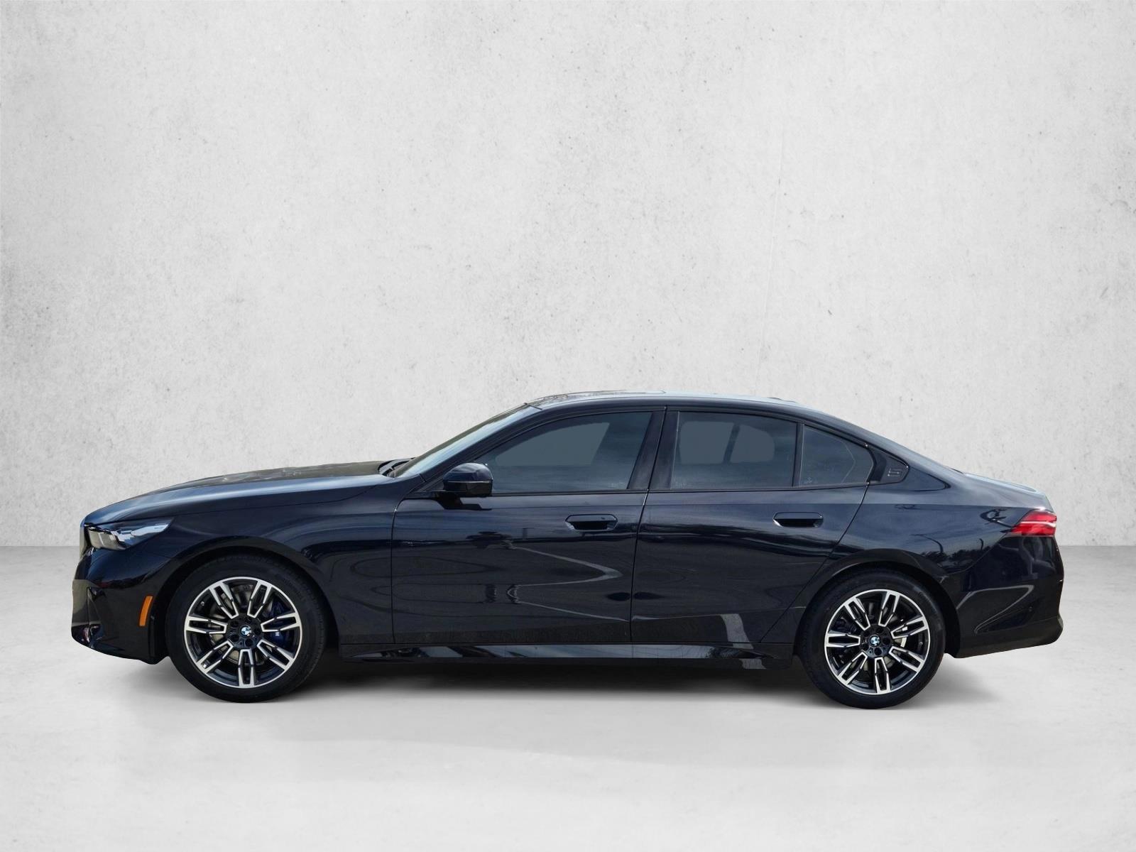 Thumbnail: 2026 BMW 5 Series - 2