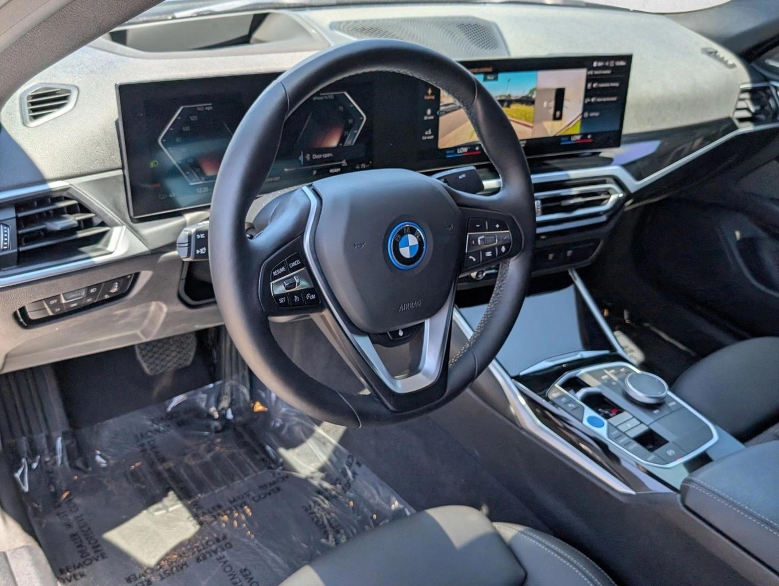 Thumbnail: 2023 BMW i4 - 3