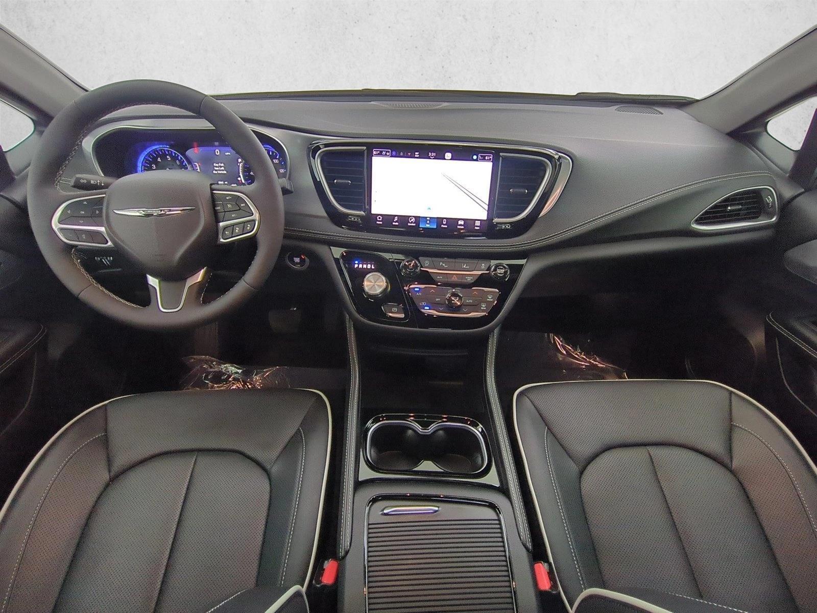 Thumbnail: 2026 Chrysler Pacifica - 4