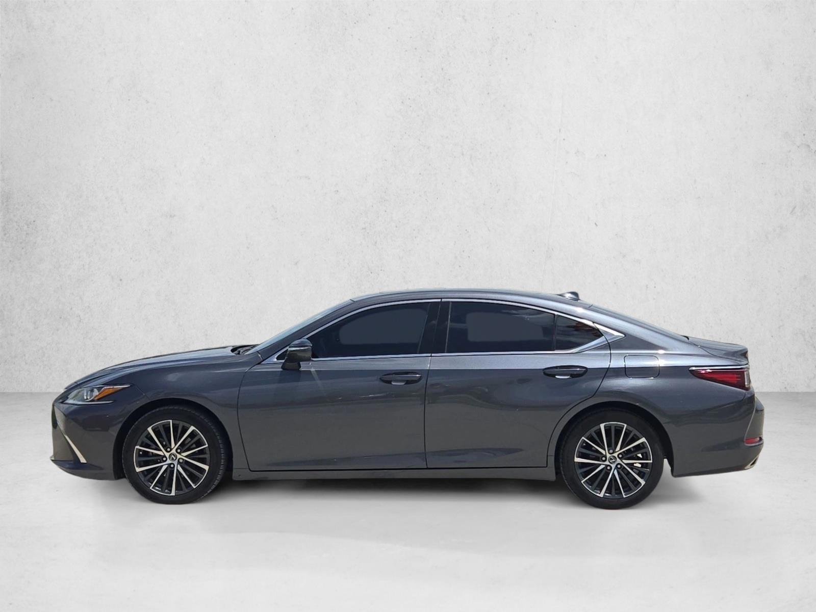 Thumbnail: 2022 Lexus ES - 2