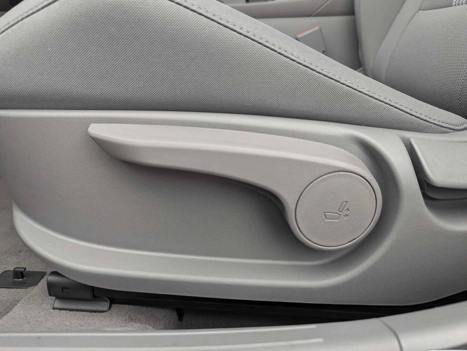 Thumbnail: 2026 Hyundai Elantra - 4