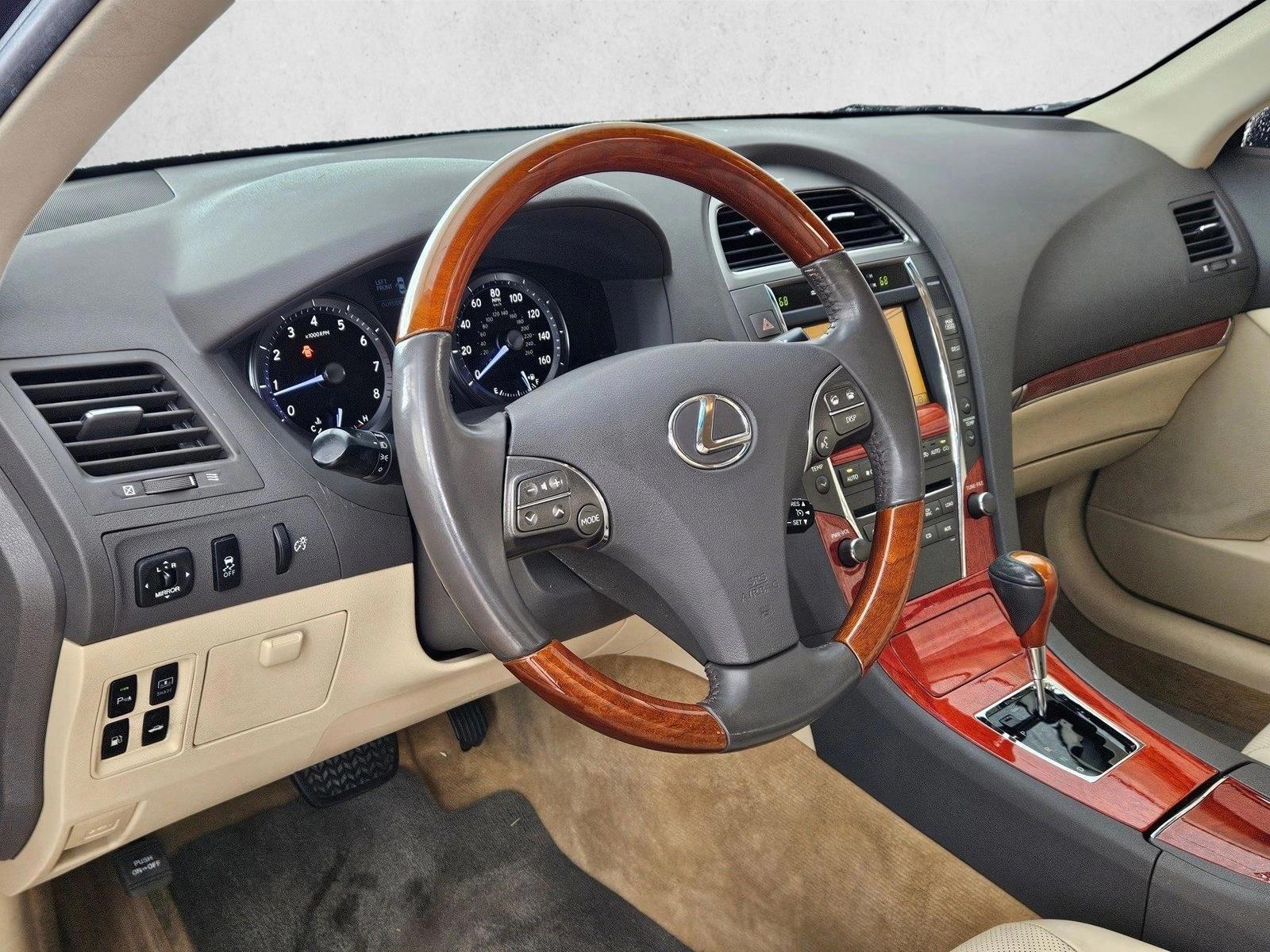 Thumbnail: 2010 Lexus ES - 3