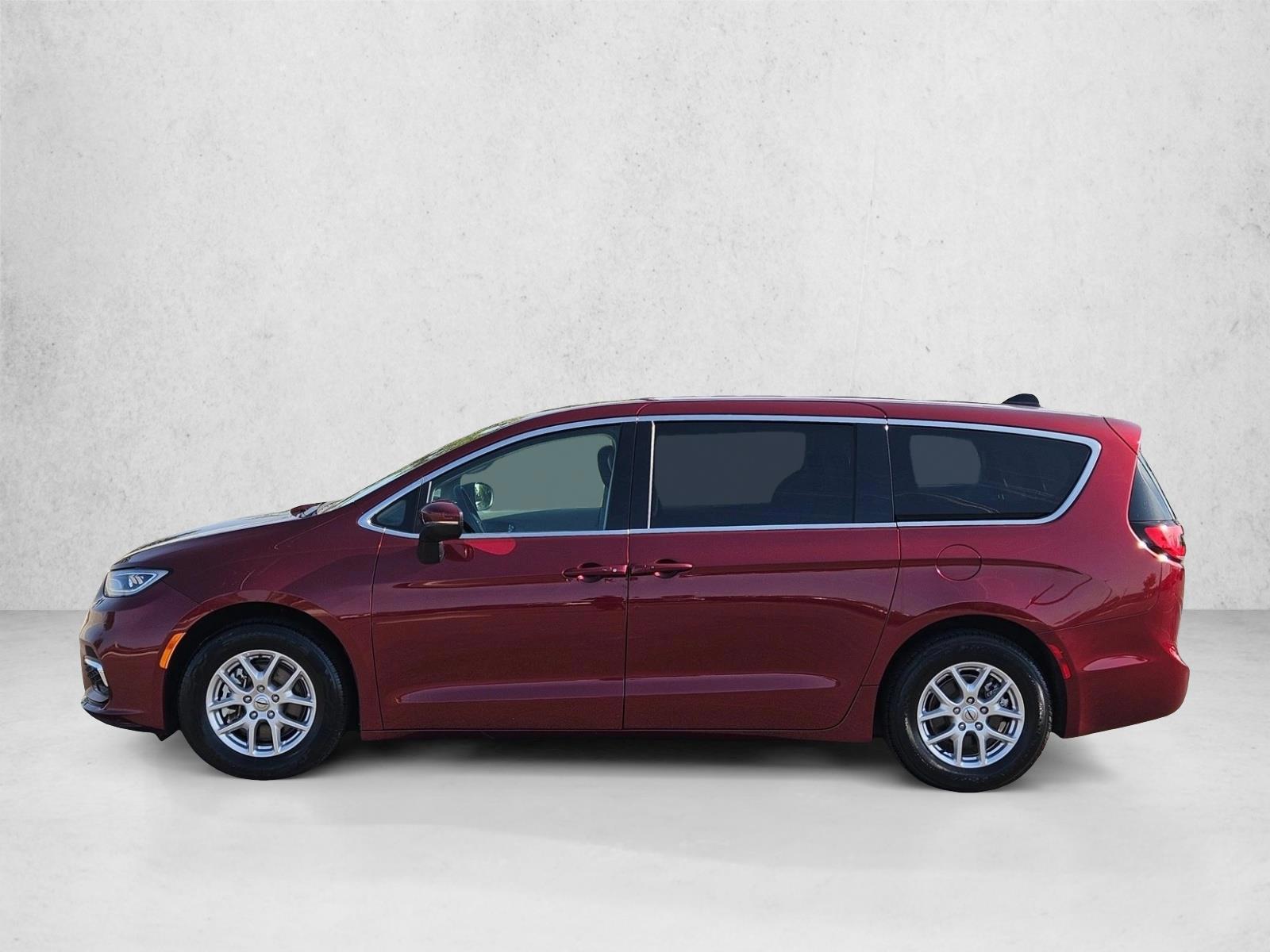 Thumbnail: 2023 Chrysler Pacifica - 2
