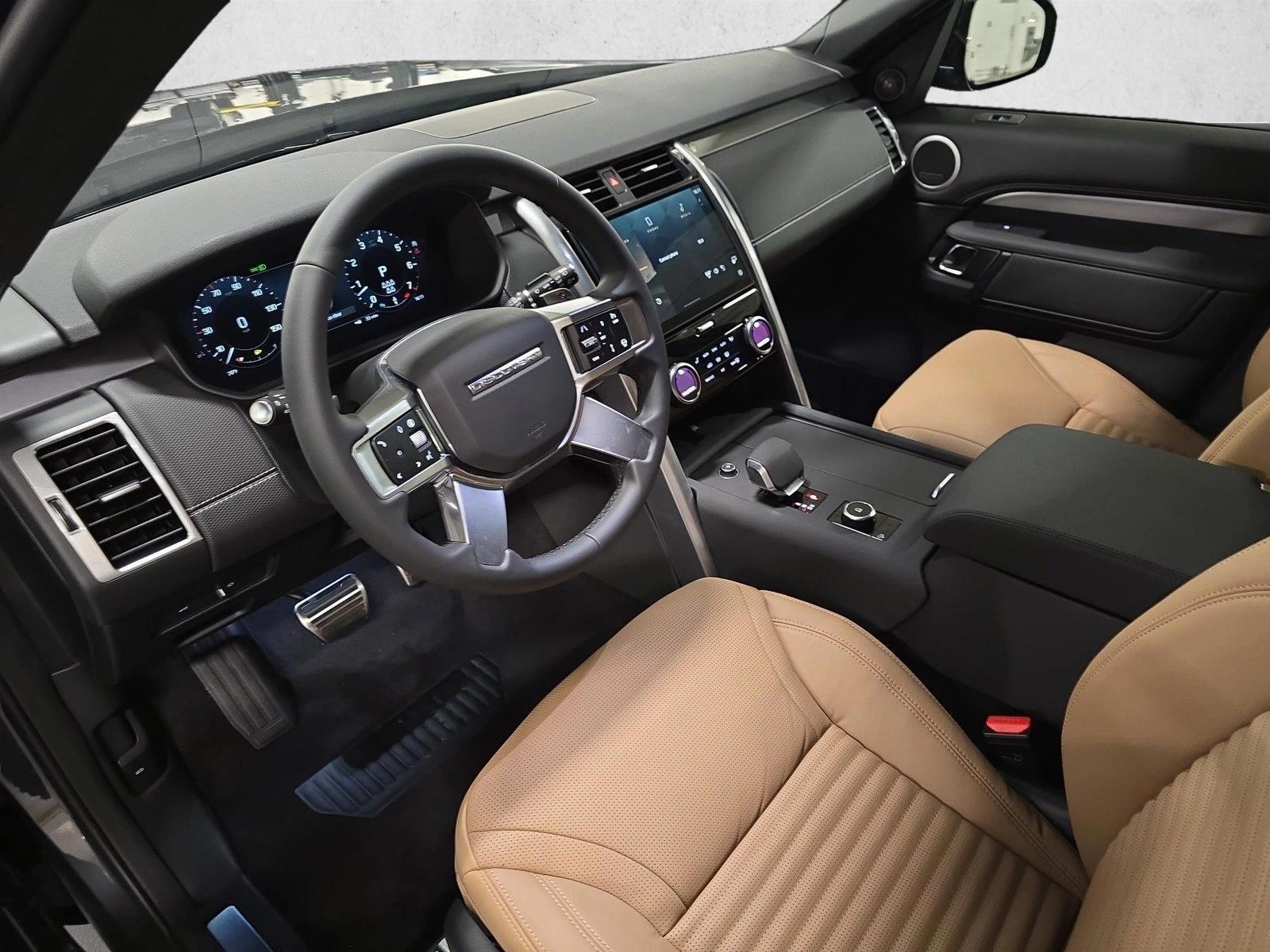 Thumbnail: 2026 Land Rover Discovery - 4