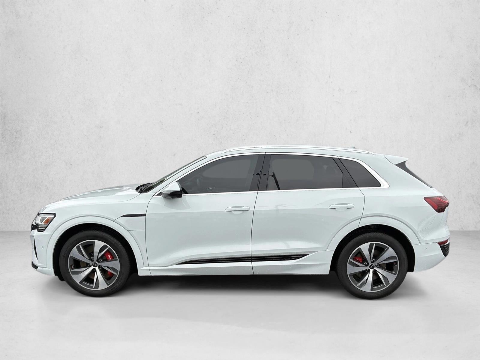 Thumbnail: 2024 Audi Q8 e-tron - 2