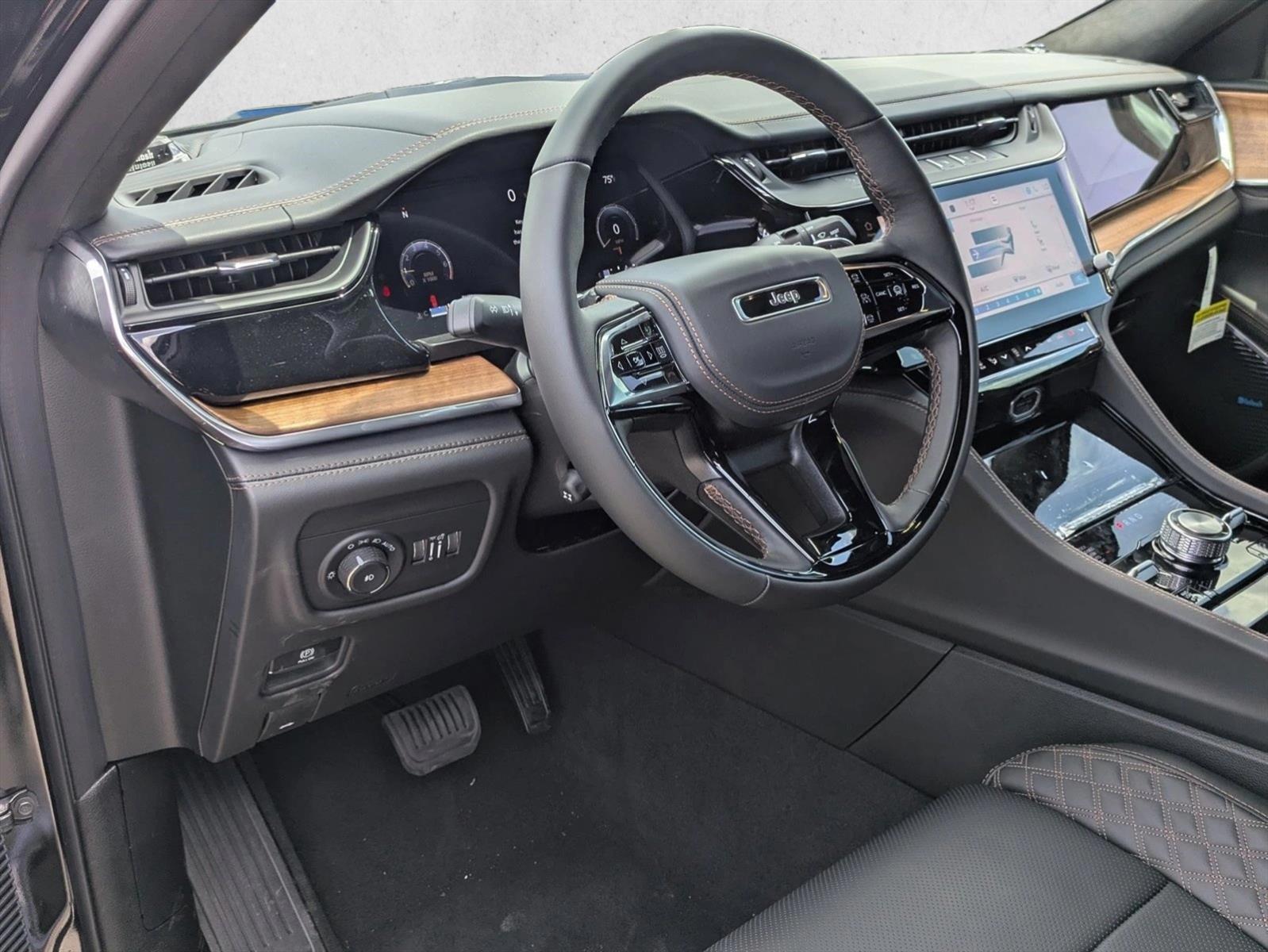 Thumbnail: 2026 Jeep Grand Cherokee L - 2