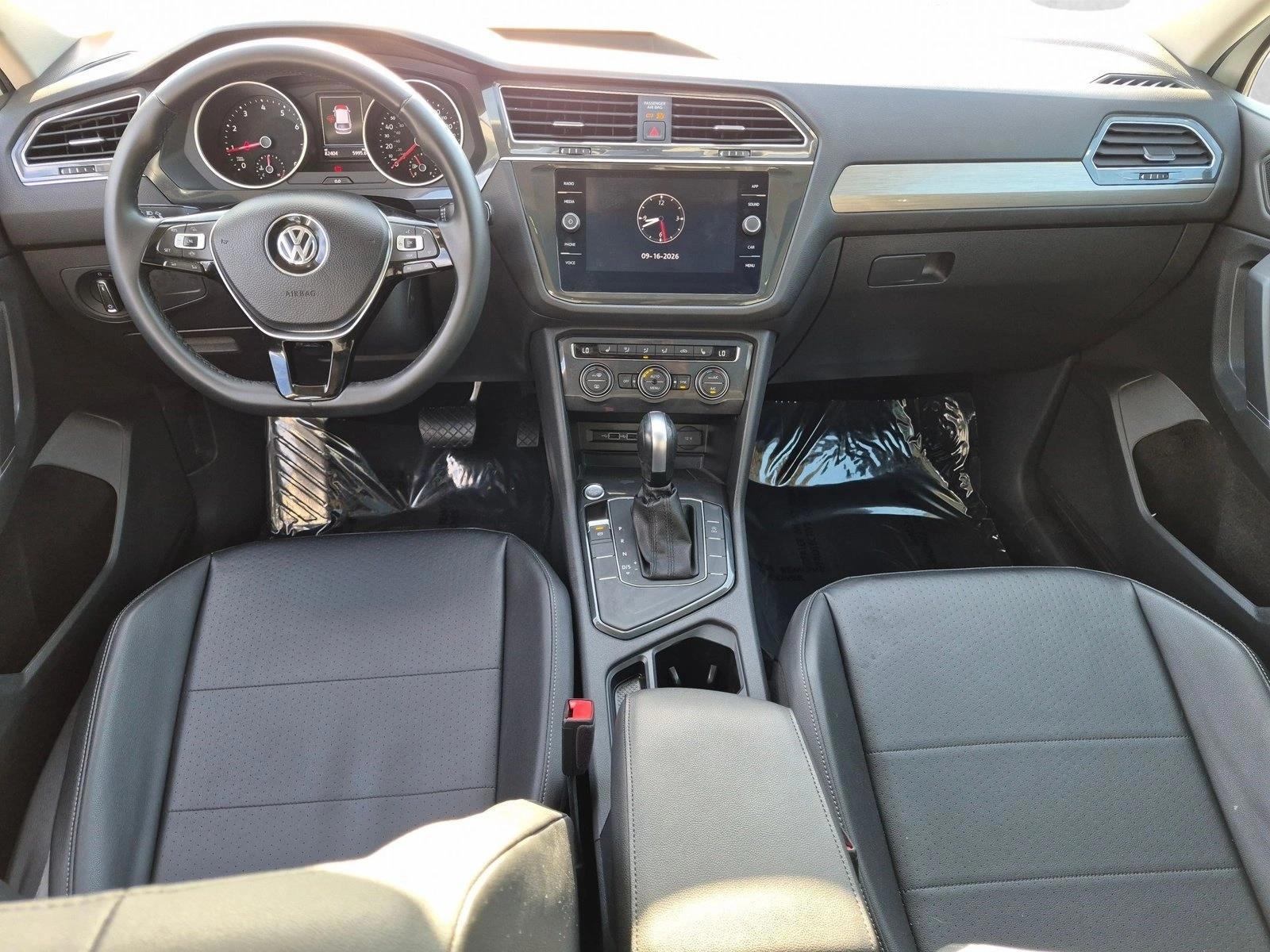 Thumbnail: 2020 Volkswagen Tiguan - 4