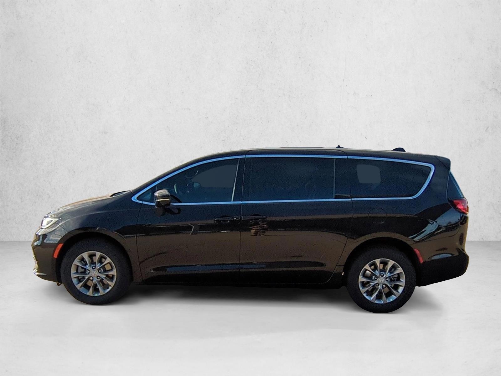 Thumbnail: 2026 Chrysler Pacifica - 2