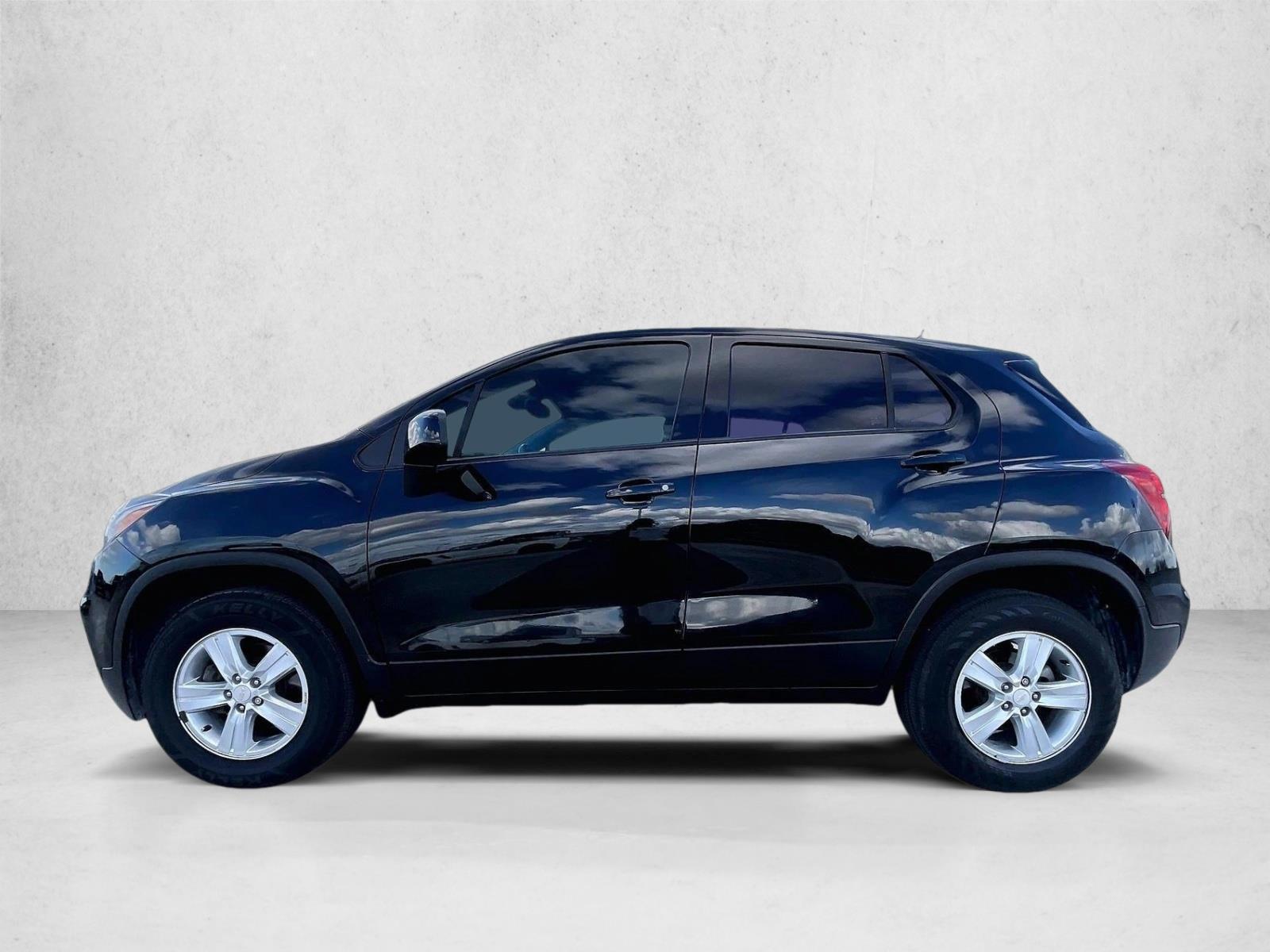 Thumbnail: 2022 Chevrolet Trax - 2