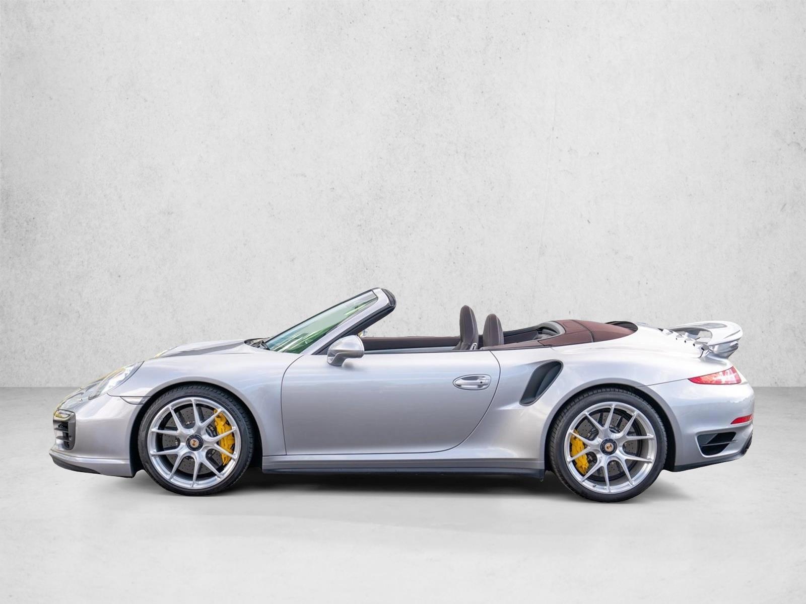 Thumbnail: 2014 Porsche 911 - 2