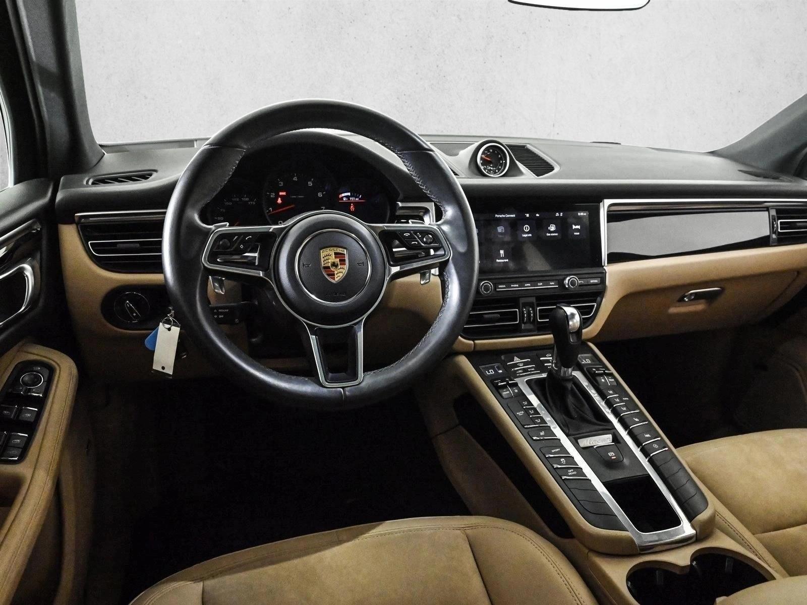 Thumbnail: 2020 Porsche Macan - 3