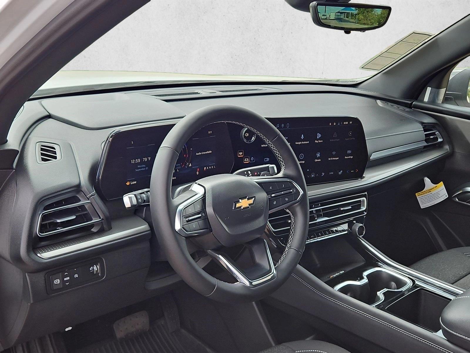 Thumbnail: 2027 Chevrolet Traverse - 3