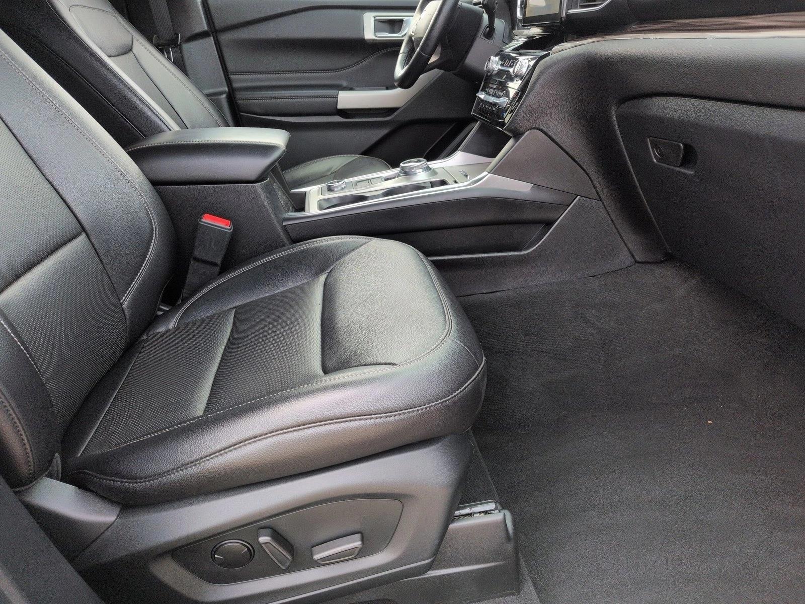 Thumbnail: 2022 Ford Explorer - 5