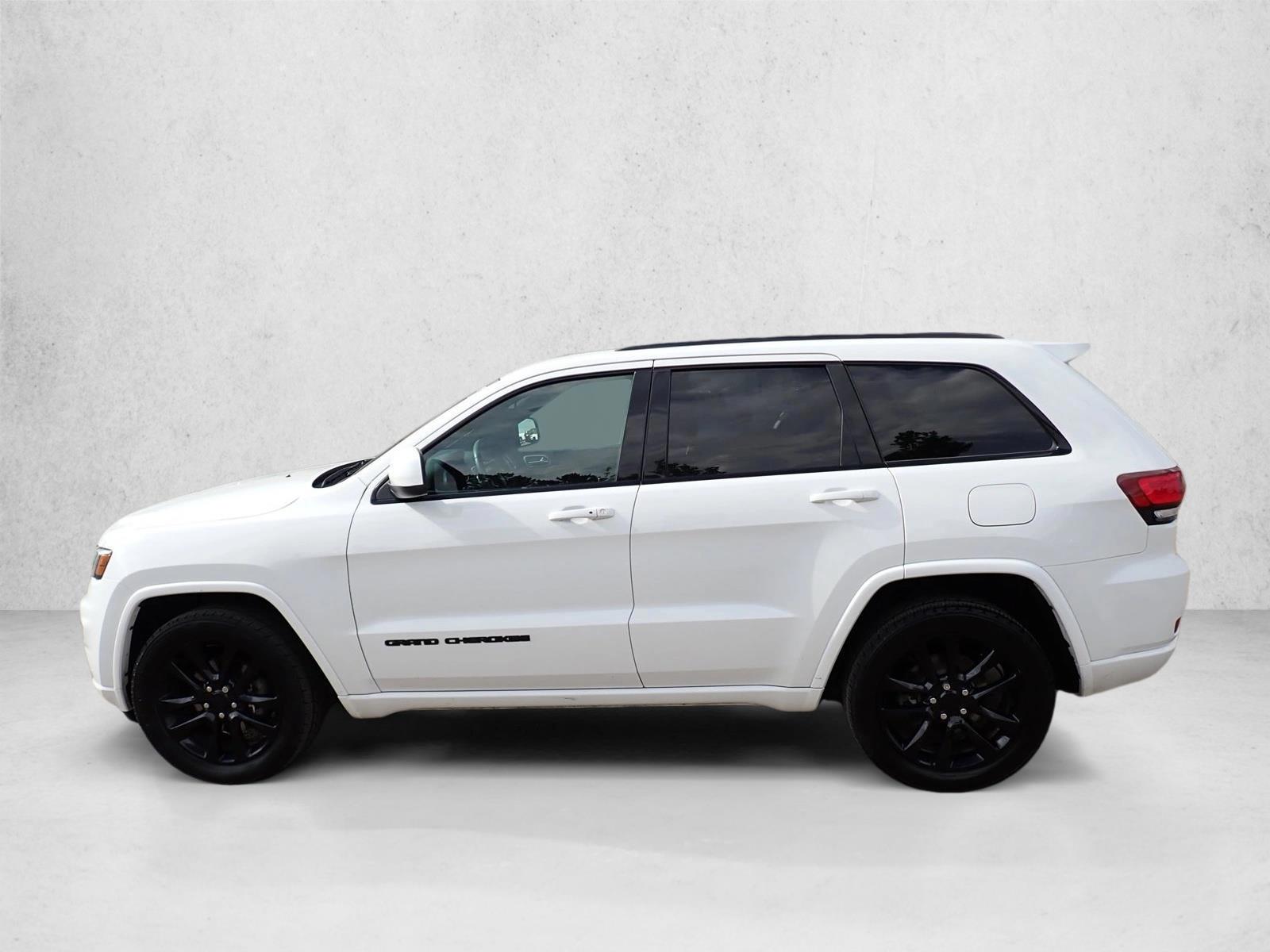 Thumbnail: 2017 Jeep Grand Cherokee - 2