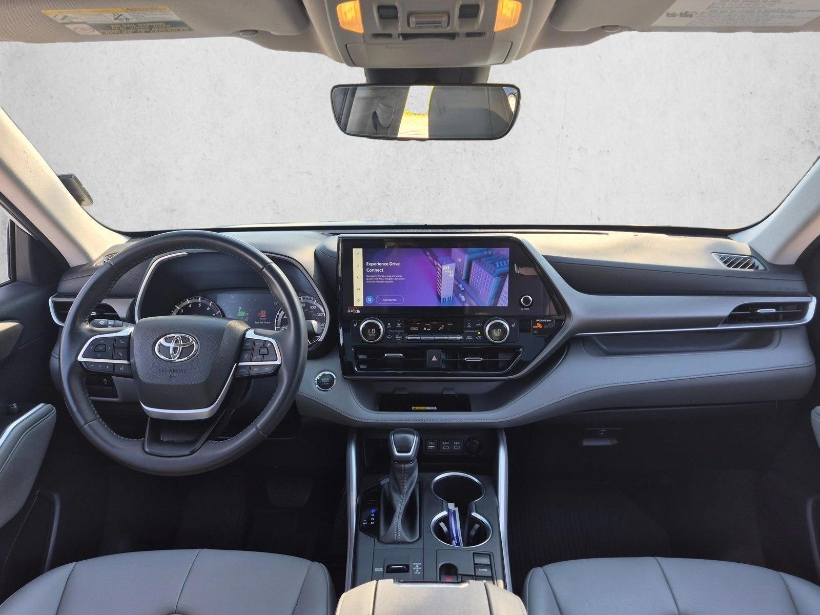 Thumbnail: 2023 Toyota Highlander - 2