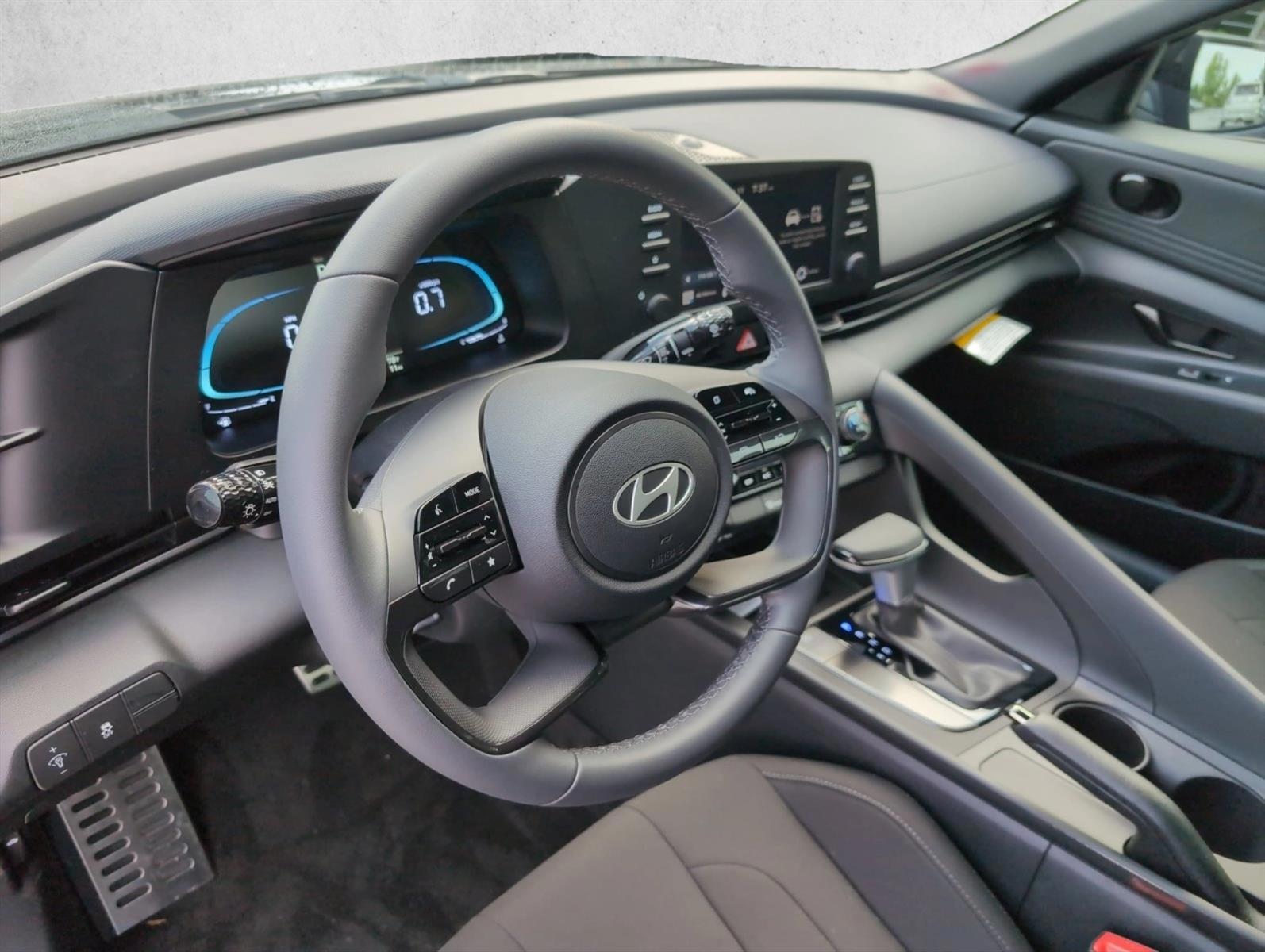Thumbnail: 2026 Hyundai Elantra - 3