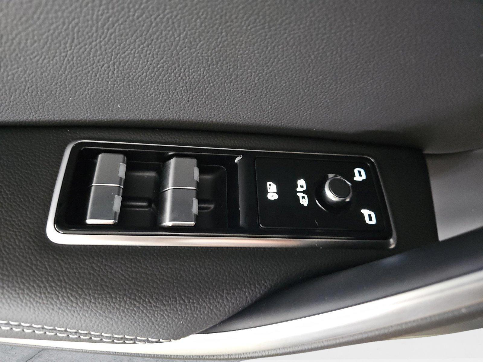 2026 Jaguar F-Pace R-Dynamic S - Photo 28