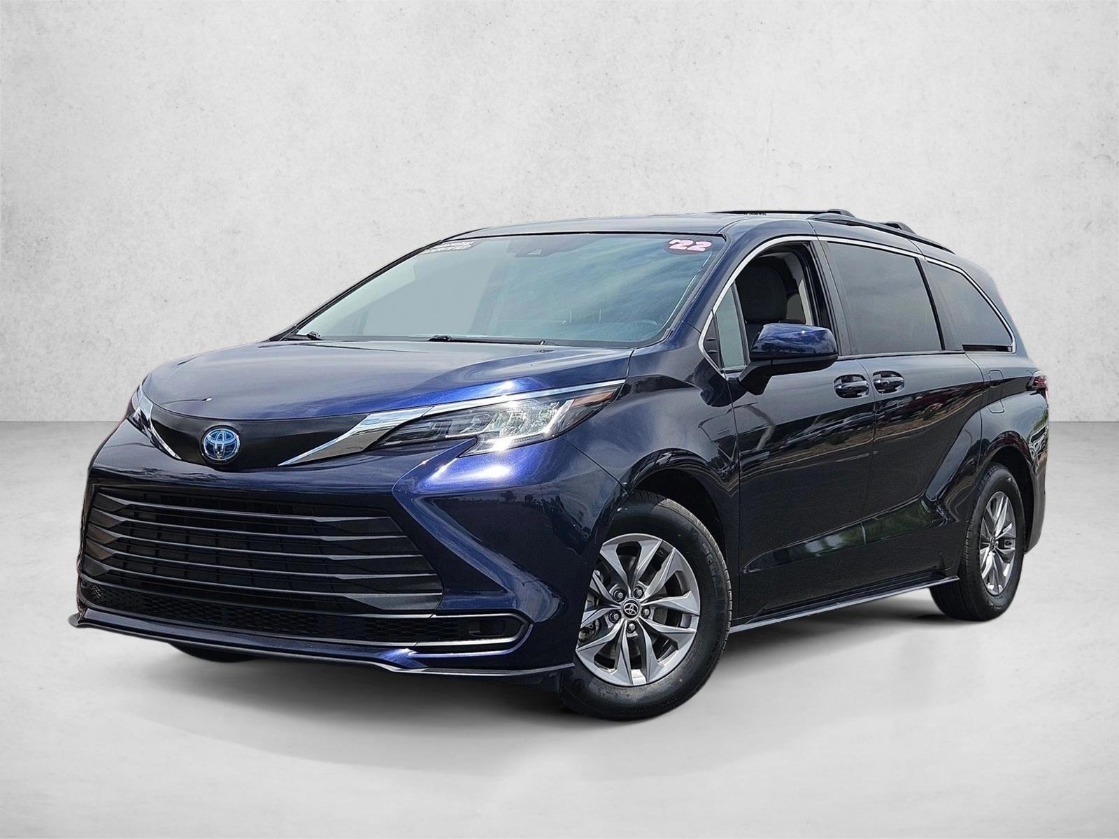 Thumbnail: 2022 Toyota Sienna - 1