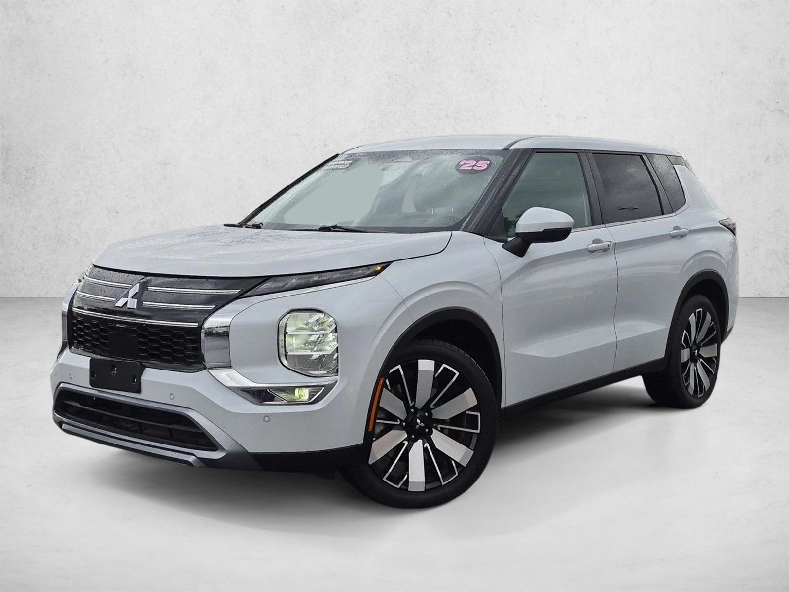 Thumbnail: 2025 Mitsubishi Outlander - 1