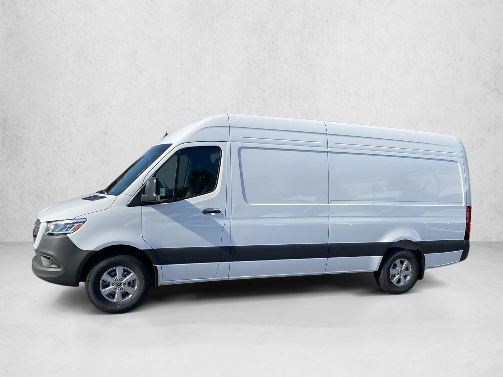Thumbnail: 2025 Mercedes-Benz Sprinter - 3