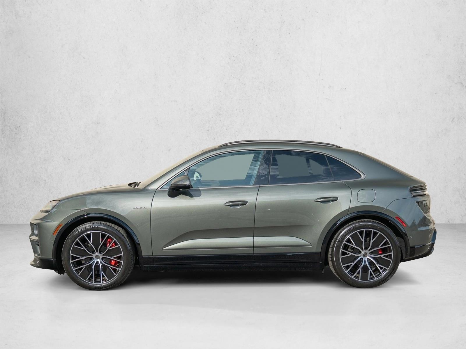Thumbnail: 2025 Porsche Macan - 2
