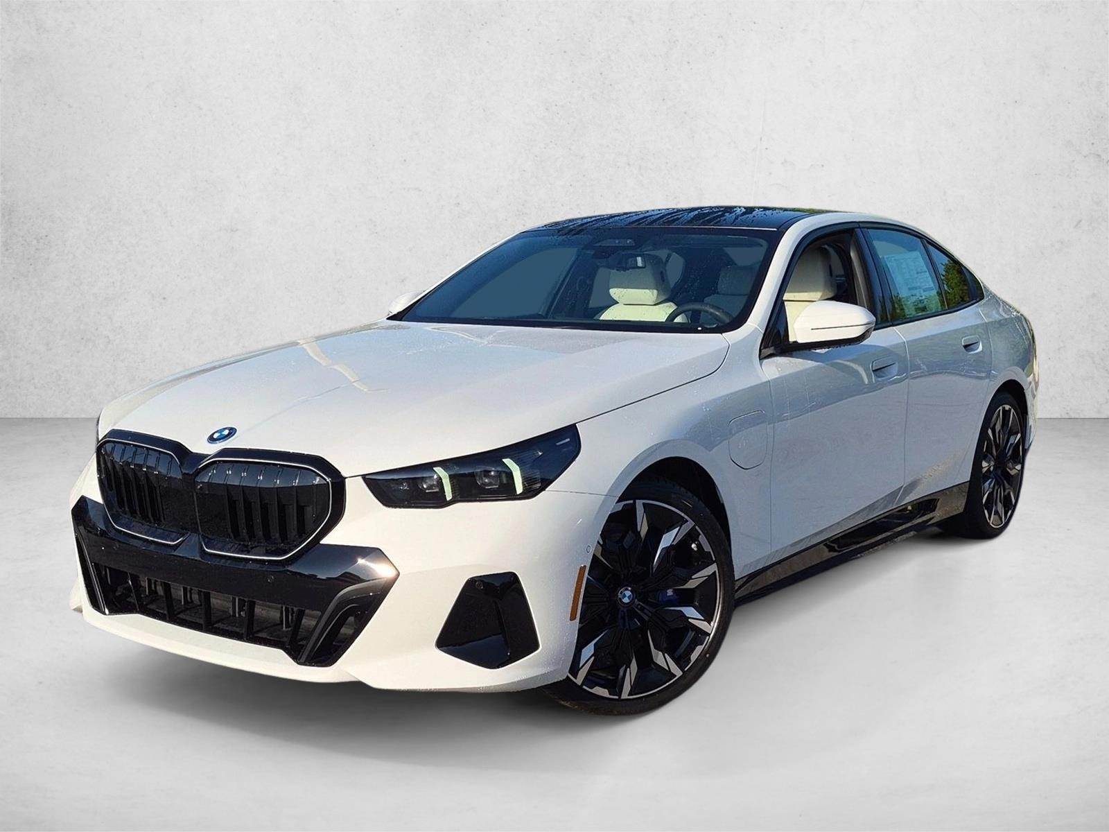 Thumbnail: 2027 BMW 5 Series - 1