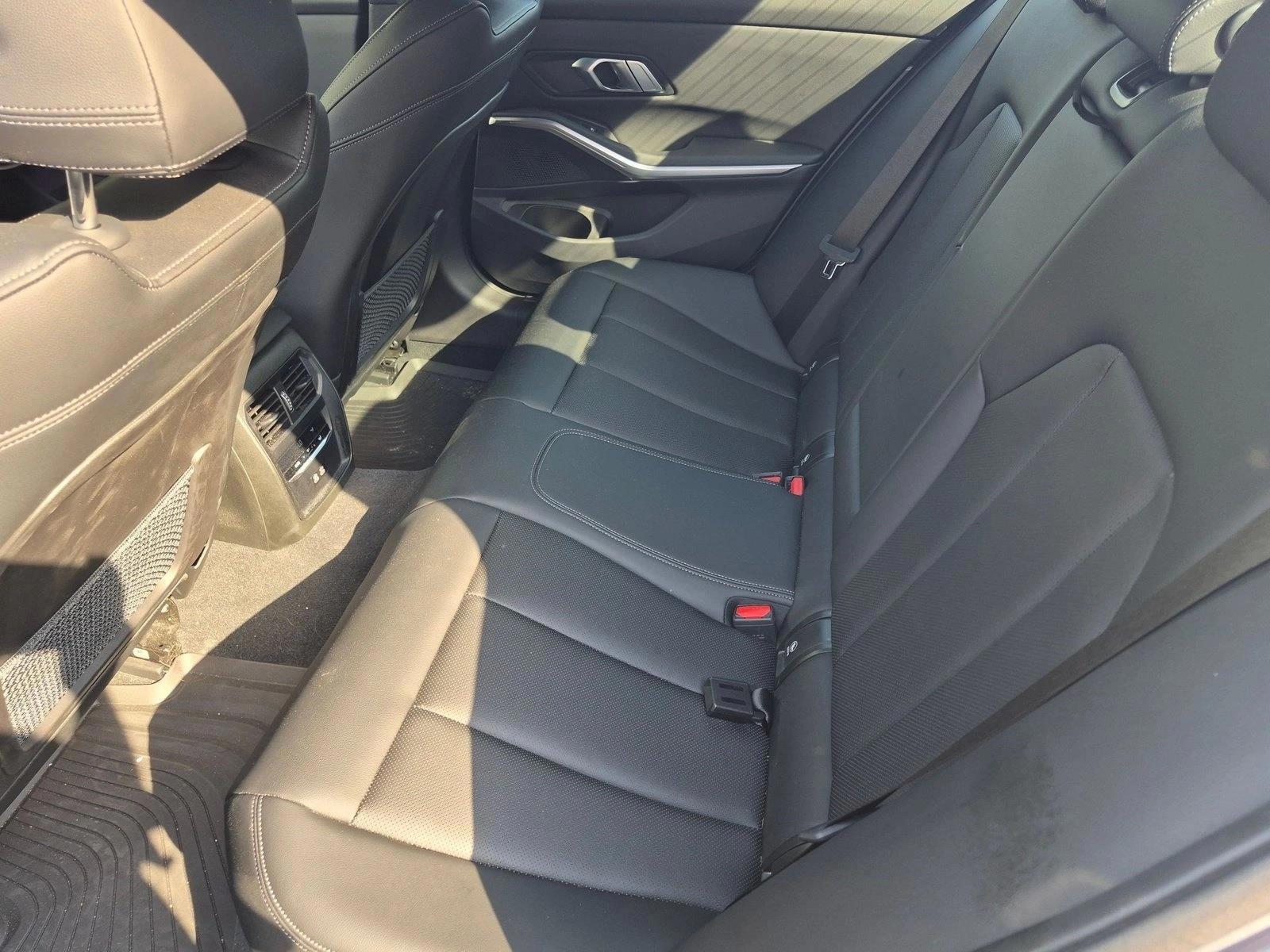 2023 BMW 3 Series 330i - Photo 18