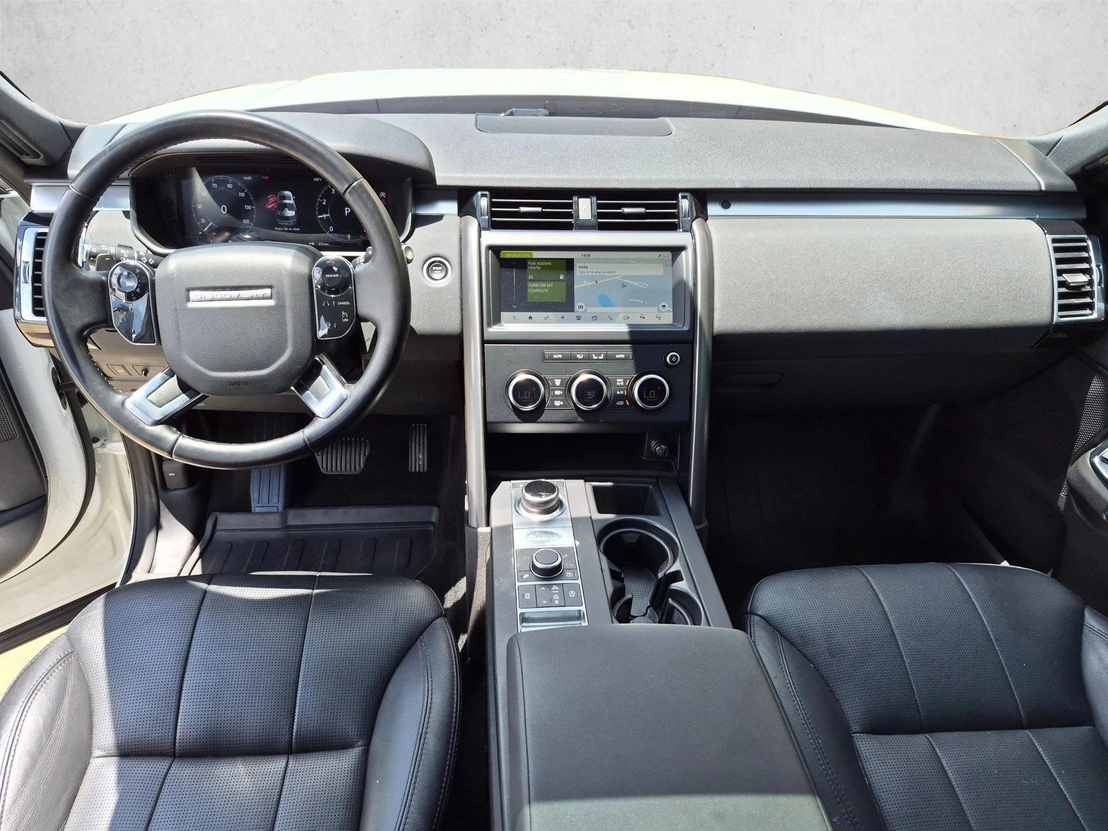 Thumbnail: 2020 Land Rover Discovery - 3