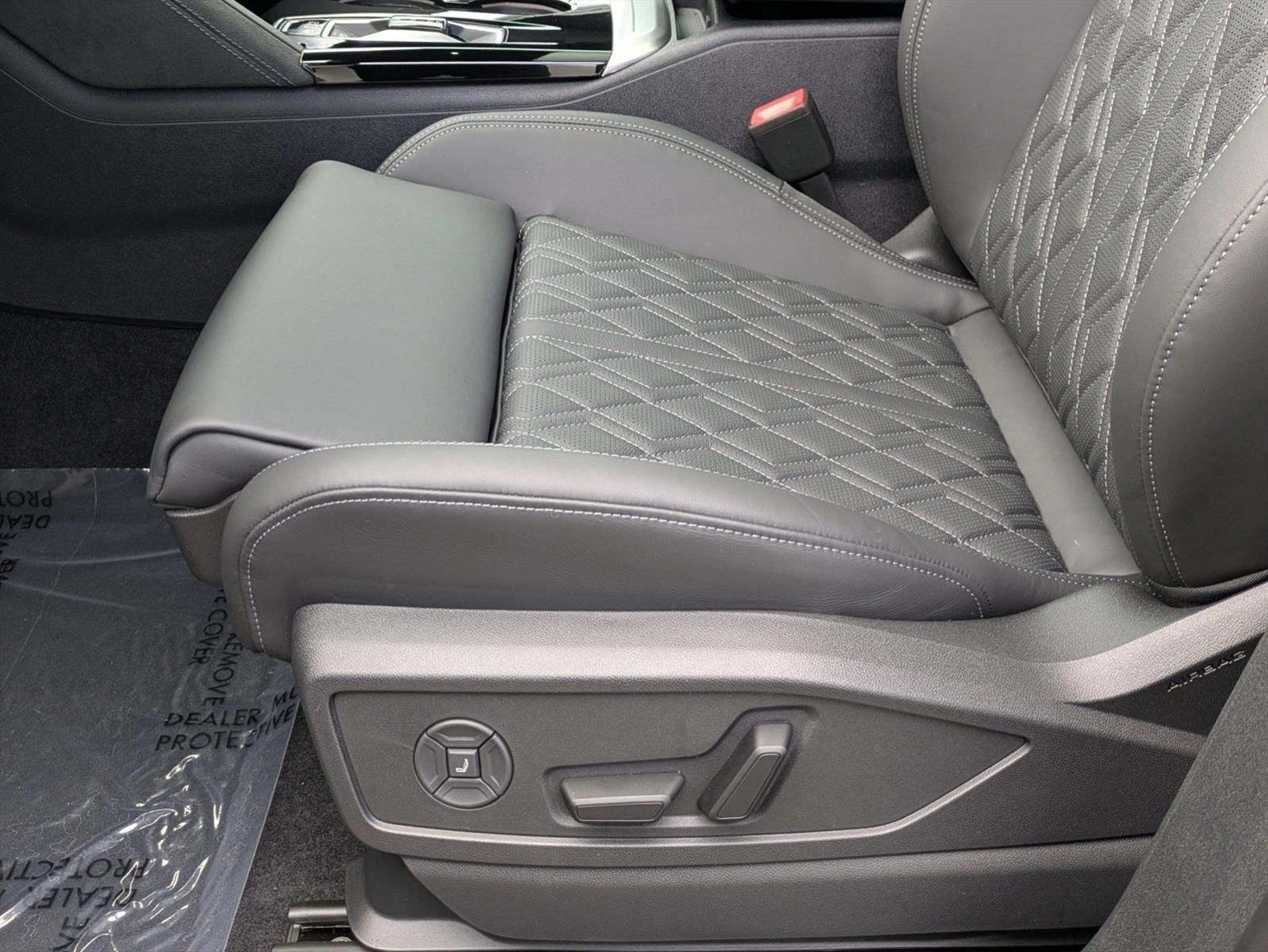 Thumbnail: 2026 Audi SQ5 - 3