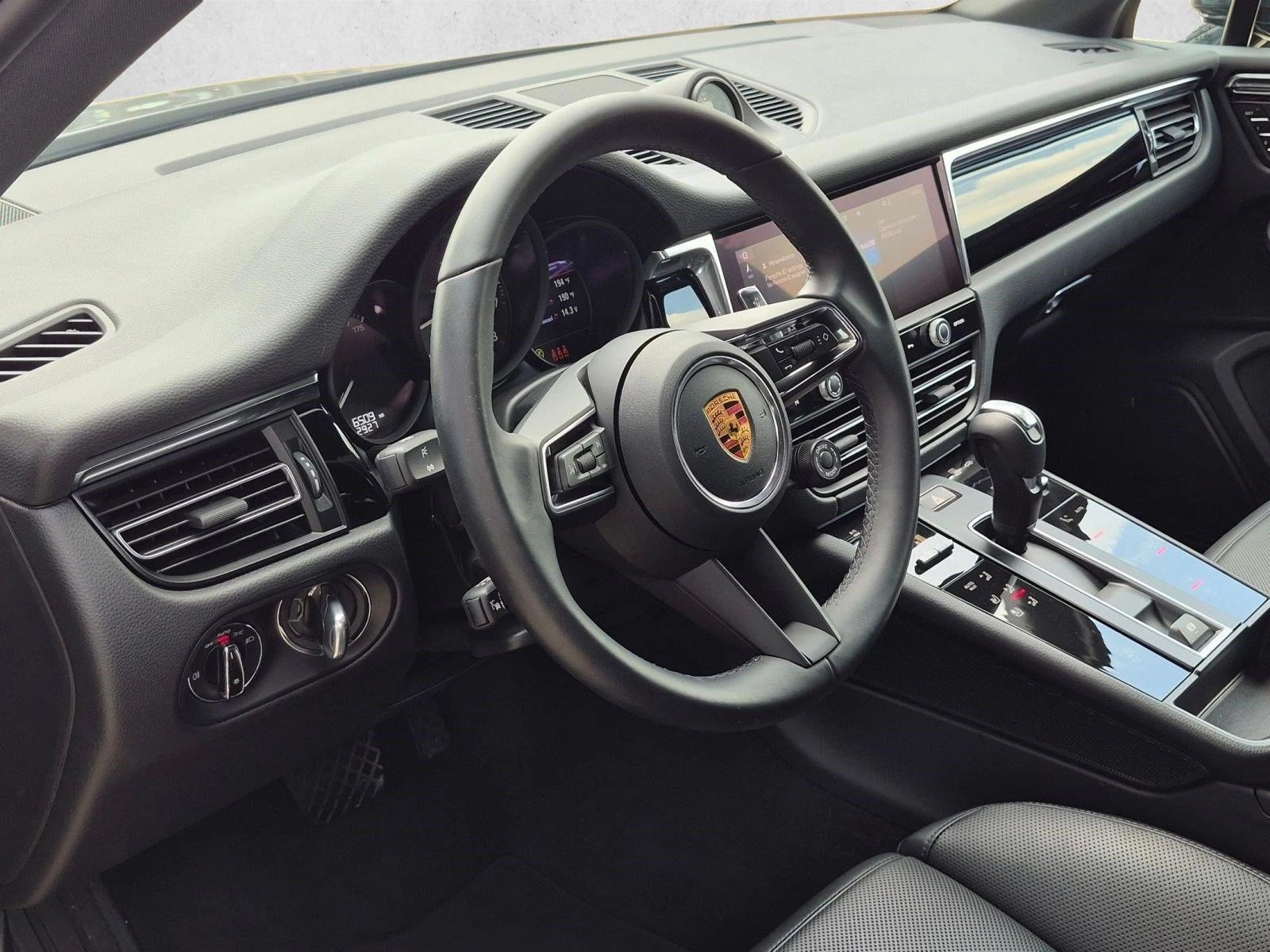 Thumbnail: 2026 Porsche Macan - 3