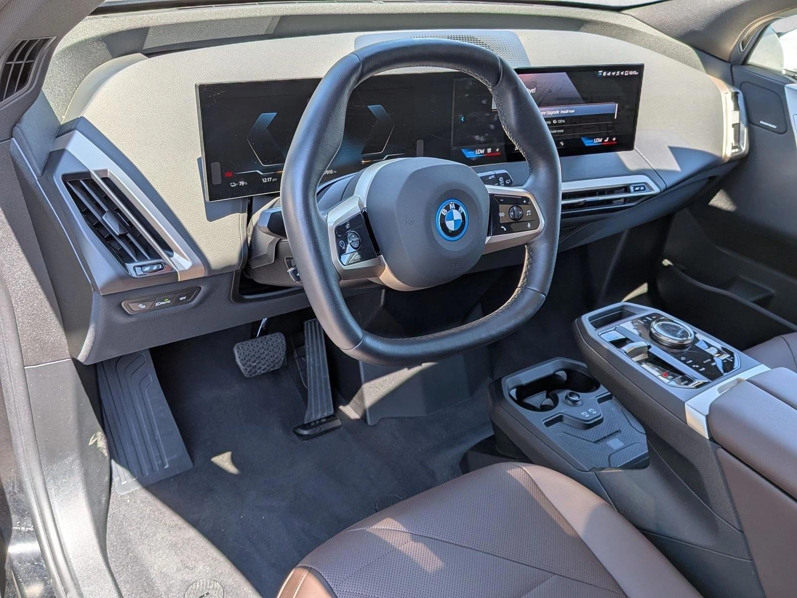 Thumbnail: 2025 BMW iX - 3