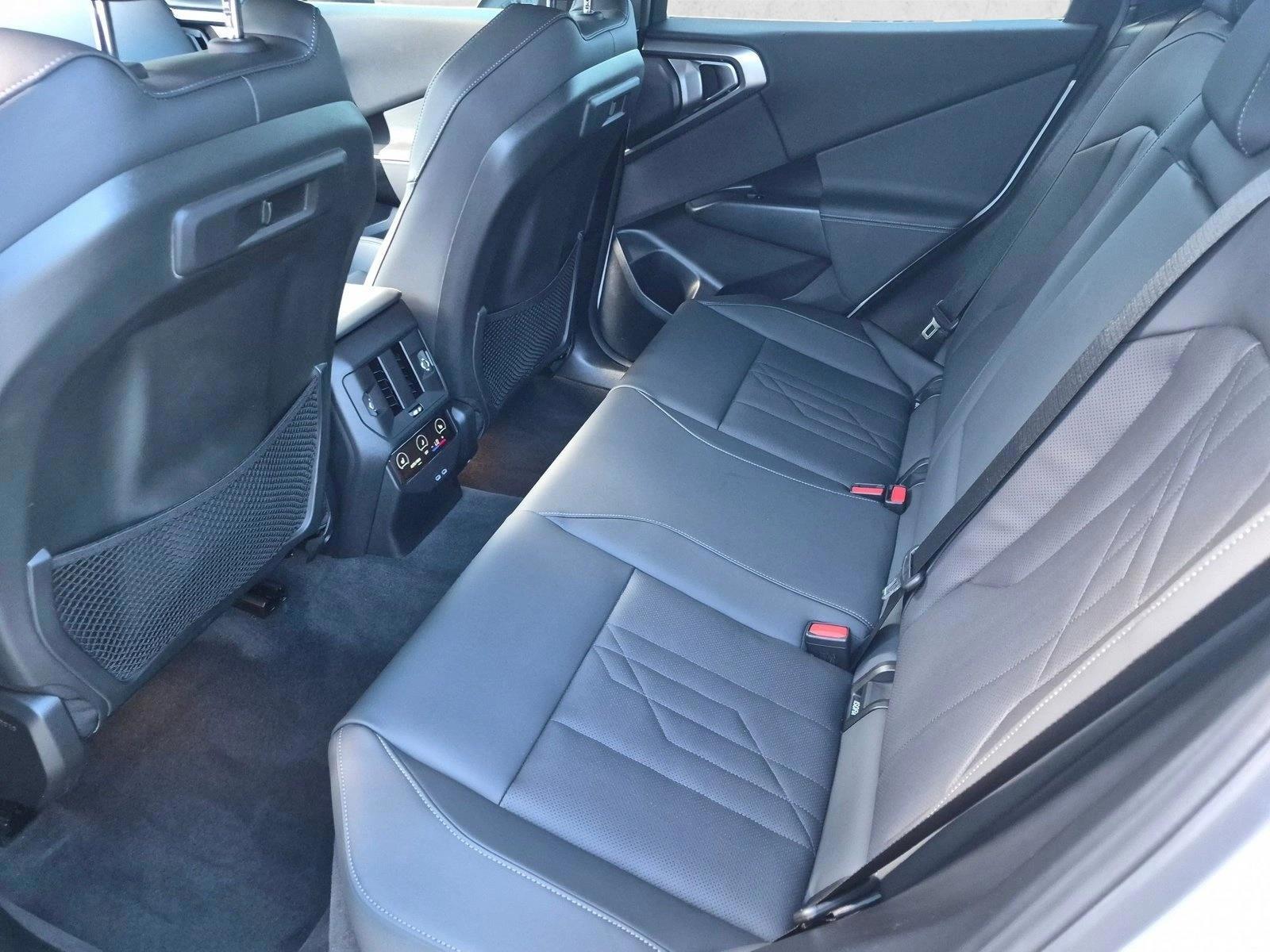 2026 BMW X3 30 - Photo 17