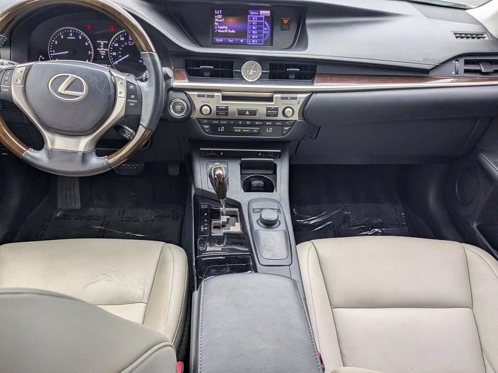Thumbnail: 2013 Lexus ES - 4