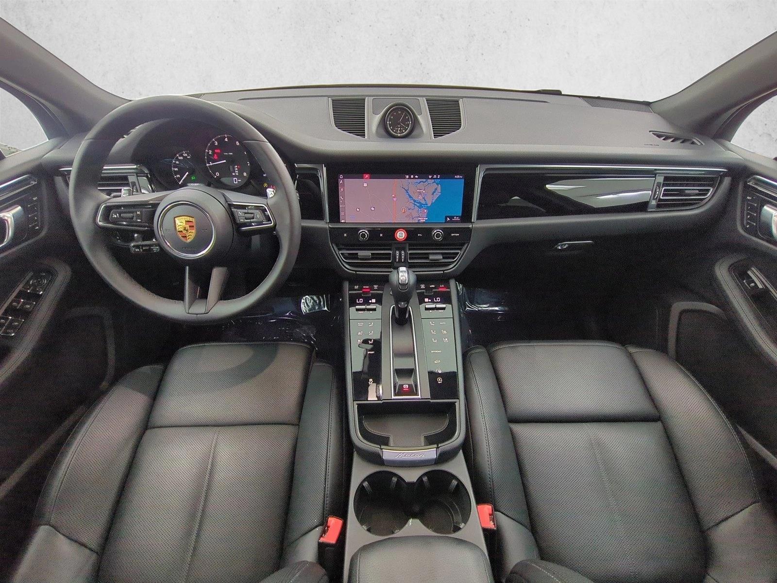 Thumbnail: 2026 Porsche Macan - 4
