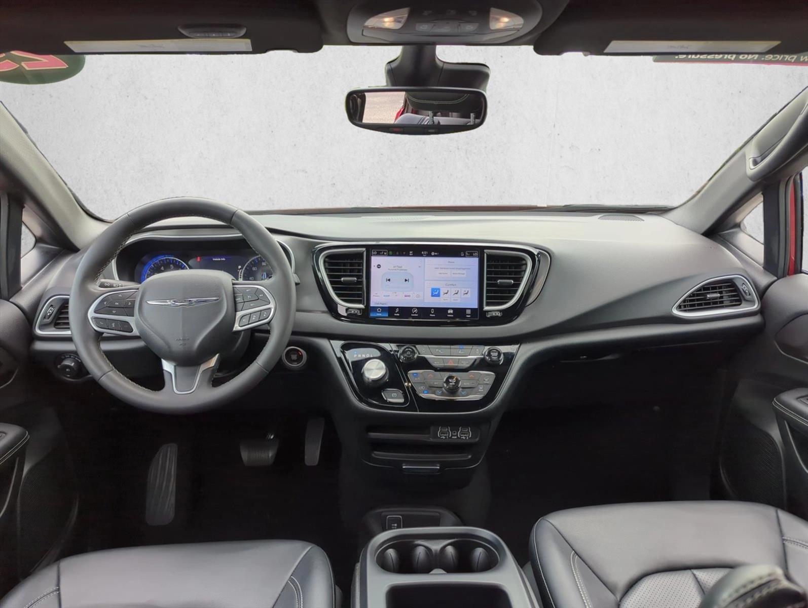 Thumbnail: 2025 Chrysler Pacifica - 2