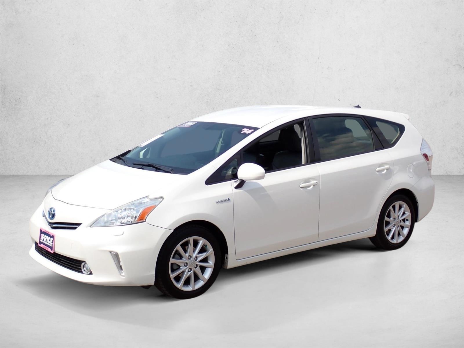 Thumbnail: 2014 Toyota Prius v - 1