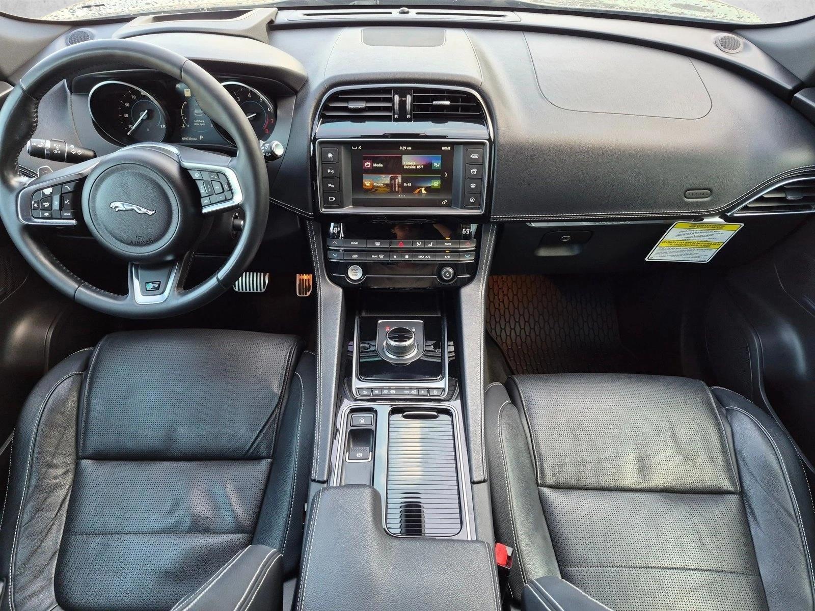 Thumbnail: 2018 Jaguar F-Pace - 4
