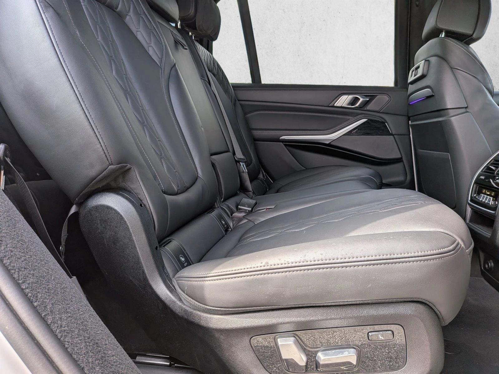Thumbnail: 2021 BMW X7 - 7
