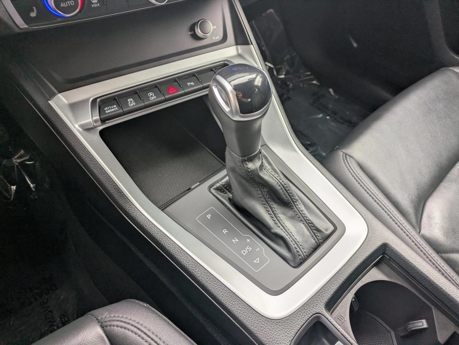 2025 Audi Q3 S Line Premium - Photo 13