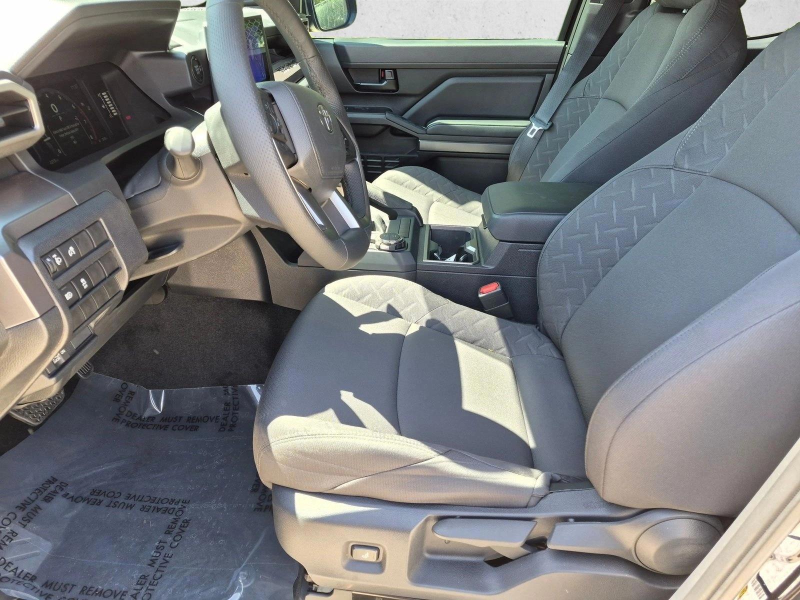 2025 Toyota Tacoma SR5 - Photo 14
