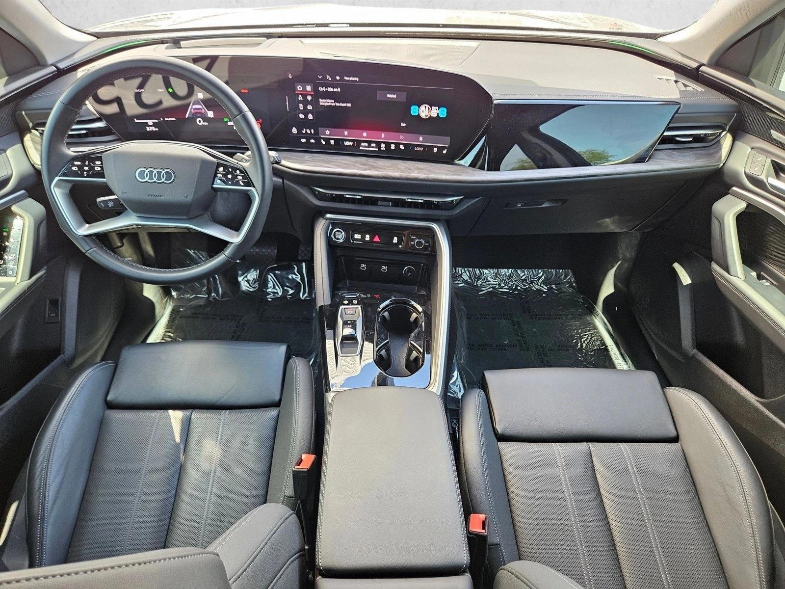 Thumbnail: 2025 Audi Q5 - 4